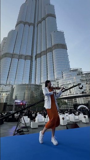 Vivaldi - Winter | Live Violin Sound in front of Burj Khalifa🎻