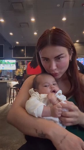 Ser tía suena así: | Laura León