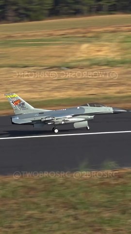 How the F-16C Viper performs touch and go RC landings