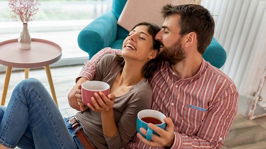 How Men And Women's Brains Fall In Love Completely Differently, According To Psychology