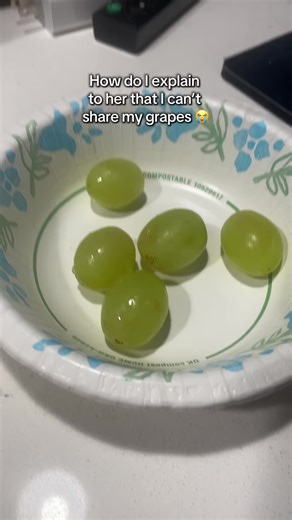 Understanding Why Dogs Can't Have Grapes
