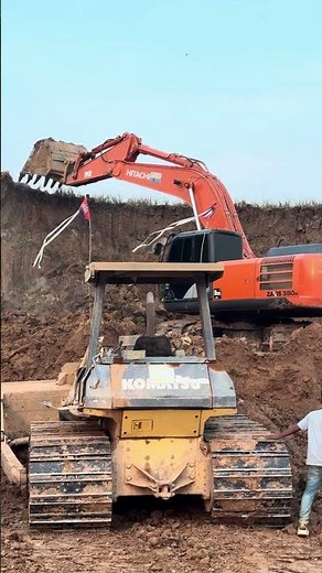 Extreme Lakebed Excavation! HITACHI ZAXIS 350 Powerful Bucket Skills Loading Dump Trucks #shorts