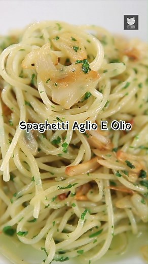 Here's a yummy Italian pasta recipe for you to make at home! It's called Spaghetti Aglio e Olio and it's made with garlic and olive oil. It's really easy and quick to make. Ingredients:- 100 ml. extra virgin olive oil ¼ cup Garlic, sliced 5 tbsp. Parsley, finely chopped Salt Cracked pepper 1 packet spaghetti Salted Water for pasta Method:- - Bring water to a boil and add salt in it. - Add the spaghetti to this boiling water and cook for 7-8 minutes on high flame until al Dante. - In a pan heat o