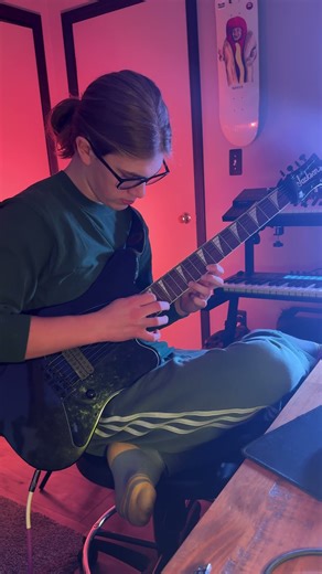 Melodic Tapping Riff on 7-String Guitar