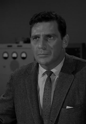 The Twilight Zone S03:E02 - The Arrival