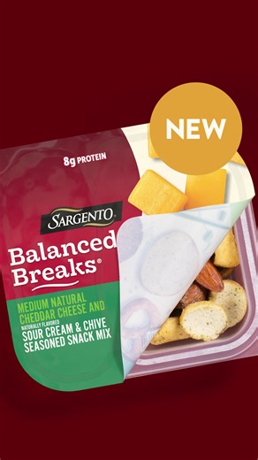 Say hello to Naturally Flavored Sour Cream & Chive! New Sargento® Balanced Breaks® Cheese & Crunch Mix are packed with flavor and a satisfying crunch. #crunchmix #snacktime