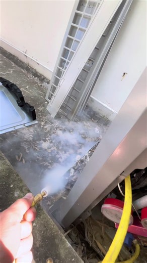 Thay block hệ thống lạnh multi LG v5. Ae follow mình clip sau sẻ chia sẻ cách cấm dàn hệ thống LG multi v5 này nhé. #dienlanh