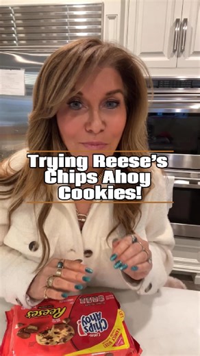 Taste test! 🍪🔥 I really really wanted this collab to be EVERYTHING and knock my socks off. So… are my socks still on? Watch to find out… Follow for more taste tests food finds! #cookietastetest #snackreview #foodfinds | Hungry Girl