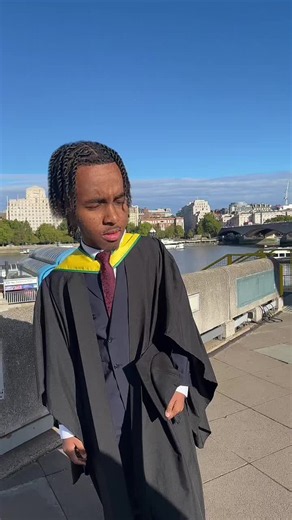 Somehow graduated alhamdulilah tho 😭 #graduation #uktiktok #london #somalitiktok #sammyyapsldn