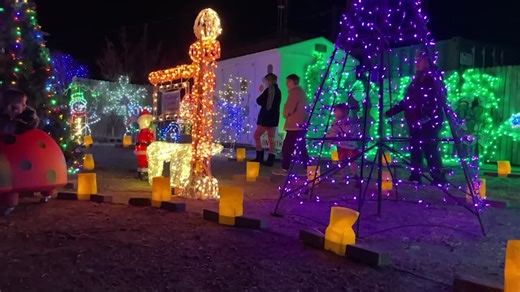 Bugg Lights Museum in Belen prepares for final holiday display