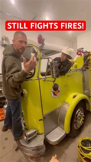 This 80-Year-Old Fire Truck Still Protects Our Town 🚒🔥