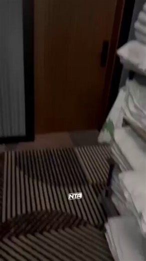 Beyaz Türkler böyledir işte çer, çöp, kir.. Ama biz taşralı Türkler için otelde kalmanın bile bir adabı vardır. Çıkarken yastık altına 300-500 bişeyler koyarız, yatak yerlerde sürünmez aslan yattığı yerden belli olur denilerek büyütülen taşralı Türkleriz. Efendisiyiz bu ülkenin.