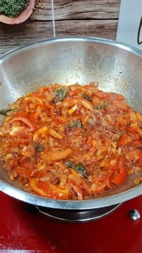 🍅 Thakkali Thokku — the perfect side for soft chapathi!