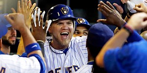 Hart signs one-day deal to retire with Brewers