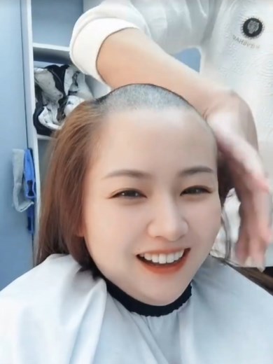 Bald Girl on TikTok