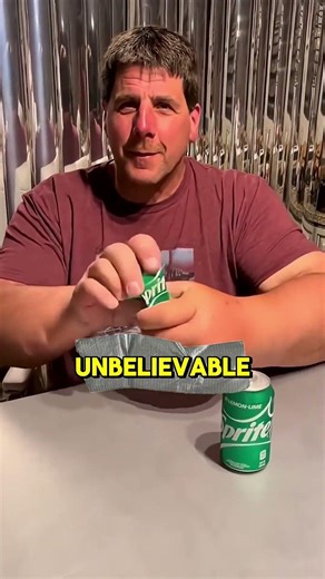 THE BIGGEST HANDS IN THE WORLD