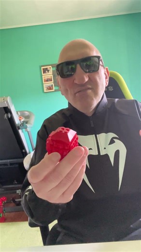 Πάσχα Κόκκινα Αυγά από τουβλάκια θυμίζουν; Καλό Πάσχα με υγεία 2026￼