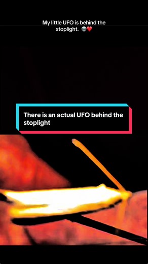 My little UFO is behind the stoplight. It is about the size of bird. It’s pretending to be an airplane, but it’s still about the size of a bird. There are three entangled spacecraft here. They are projecting an airplane. #ufo#alien #holograph #ufocommunity #drones