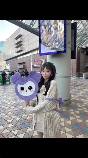 MISAMO JAPAN DOME TOUR 2024 “HAUTE COUTURE” in TOKYO DOME 2days ベルーナドーム2日間に続き、東京ドームも2日間入れました🫶🎤 お友達と双子コーデ♡ 大丈夫なさーたんはずっと可愛くてかっこよくて、さらに好きが増した💜もう会いたい🐹♡♡ みーたんの美しさに毎回魅了されて、自分磨き頑張ろうって思える💚 ももりんみたいな芯のある女性になりたいな🩷 ベルーナドーム初日、東京ドームのオーラスも入れてほんとに幸せ。 最後のメッセージビデオも感動で😢✨️ この先もずーっとonceでいたいと思わせてくれる3人が大好き🐧🐹🍑 オーラス、ジヒョ(＋妹)ジョンヨンが来てて、愛感じた♡♡ また会えますようにっ🧸🧁🤎 #MISAMO #misamo #hautecouture #misamojapandometour2024hautecouture #misamojapandometour2024 #once #onceと繋がりたい #ミナ #サナ #モモ #サナペン #サナペンと繋がりたい @TWICE @TWICE JA