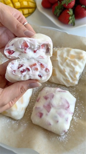 Viral Healthier ”Mochi”🍓😍 Recipe in the description! #healthydessert #easyrecipes #viralrecipe