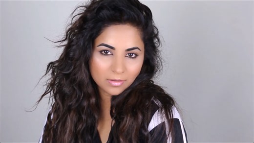 Easy heatless waves and minimal makeup