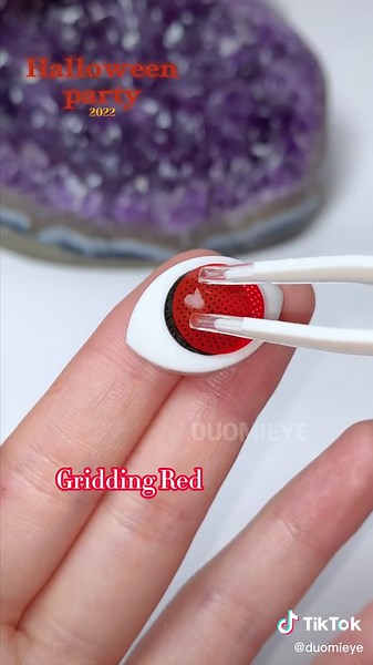 Spooky Halloween Contact Lenses Tutorial