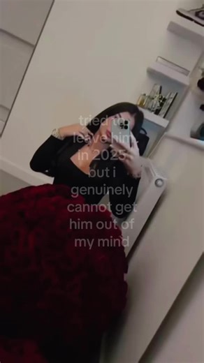 Love Struggles: Can't Move On from Him