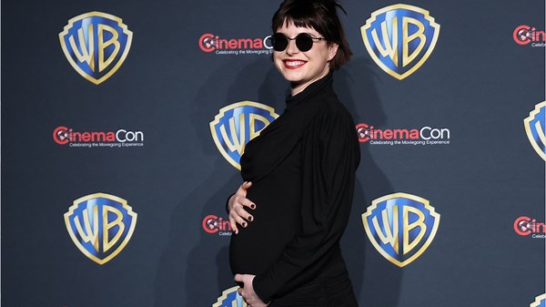 Jessie Buckley reveals first pregnancy