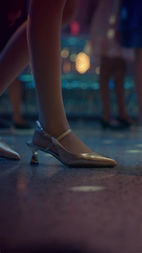 Join us in-store every Saturday ‘til Christmas for free DIY ornament painting workshops & festive treats! | Michaels Stores