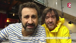 « Ils voient les plus beaux pays du monde... mais ils reviennent en Vendée ! » Mathieu Madénian & Thomas VDB admirent et encouragent tous les participants du Vendée Globe. 😄 #Actuality | France tv
