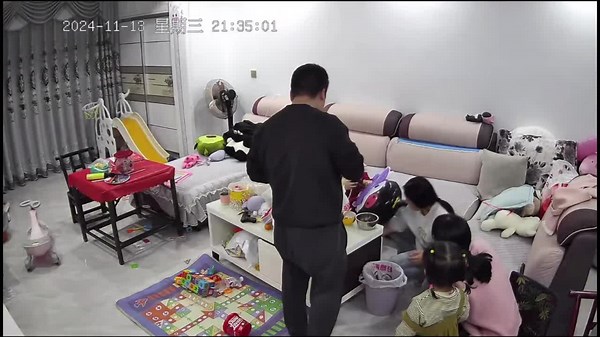 Explosion caused by hydrogen balloon ignites small fire in Hunan, China