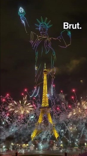 Eiffel Tower celebrates America 250.