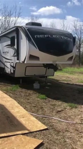 2023 GRAND DESIGN REFLECTION 337RLS Price: $69,999  https://ow.ly/jGO750Rcr3r 35 foot, 5 in rv with all the bells and whistles. Wonderful condition interior, check it out today! #RVUniverse #RVlife #rvuniverse #rvlove | RVUniverse | Facebook