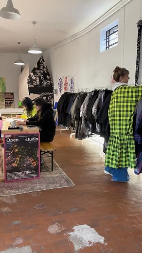 🎄 XMAS CORE 🎄 14 dicembre · 10:00 – 00:00 Spazio Core — Via del Parco 7, Thiene @spaziocore.it • Miss Chain and the Broken Heels – Live (19:00) @misschainandthebrokenheels • Walk-in tattoo by @fera_bodyartlab (all day) ⁠ • Mercatino a cura di @moonstudiocollective @a.d.d.o.s.s.o • ⁠Dj set @silva_phill.reynolds & @franzbarcella ⁠ • Food & Drinks con @ilcentello 🔥SAVE THE DATE! 🔥 | Sara de Poli