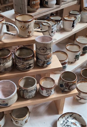 Melbournes only market to be affiliated with the @Australian Made is just around the corner - let the group chat know and get ready! 🗓️ 18 19 April 📍 Royal Exhibition Building ⏰ 10am - 4pm daily You'll find plenty to do over the two days, including - 🛍️ 180 Australian Made makers, crafters creators 🎨 Small group creative workshops 📸 Free photo booth sticker to celebrate our 10th birthday! ✂️ Mini makers play area set up for the kids, plus a craft area for them to make a Mother’s Day card 🎧