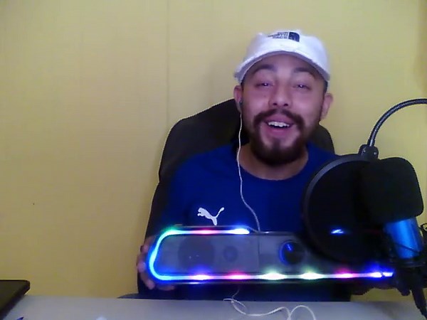 Unboxing, Demonstrating, and First Review Of The iLive 17