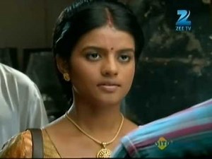 Afsar Bitiya | Ep.146 | क्या Krishna मारेगी Ravi की company में raid? | Full Episode | ZEE TV