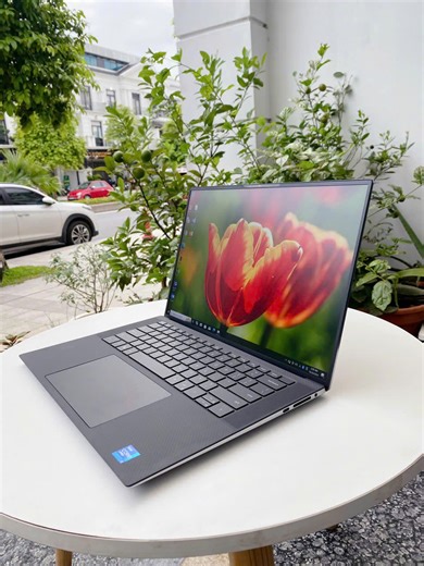 🔥 Laptop Dell Precision 5560 – Siêu phẩm máy trạm chuyên đồ hoạ, kỹ thuật mỏng nhẹ, hiệu năng đỉnh cao! 🔥 Bạn đang tìm kiếm một chiếc laptop đồ họa kỹ thuật mạnh mẽ nhưng vẫn đảm bảo thiết kế mỏng nhẹ, sang trọng? Dell Precision 5560 chính là lựa chọn hoàn hảo dành cho bạn! ⚡ Laptop này phù hợp cho ai? 👉 Kỹ sư thiết kế, kiến trúc sư, người làm đồ họa 3D, dựng phim, lập trình AI… 👉 Cần một máy trạm di động, bền bỉ, hiệu suất cao mà vẫn gọn nhẹ. 🎯 Chuyên dụng cho các ngành nghề & phần mềm: ✔️