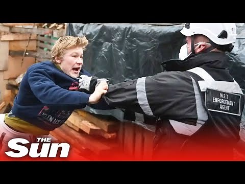 HS2 protesters arrested as they dig 100ft tunnel