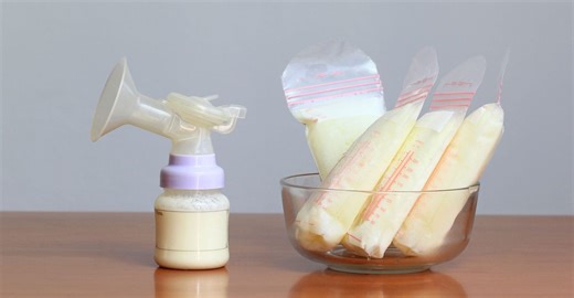 അടുത്തില്ലെങ്കിലും കുഞ്ഞിനു പാൽ നൽകാം; മുലപ്പാൽ പമ്പ് ചെയ്യുന്നത് എങ്ങനെയെന്ന് വിശദമായി അറിയാം!