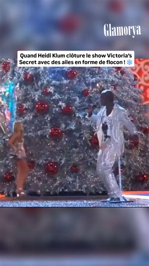 GLAMORYA on Instagram: "🇫🇷 Heidi Klum a clôturé le défilé Victoria’s Secret 2007 avec ses ailes en forme de flocons dans l'esprit de Noël !❄️ Un moment iconique qui rappelle pourquoi elle reste l’un des Angels les plus incontournables de la marque. 👑 🇬🇧 Heidi Klum closed the 2007 Victoria's Secret Fashion Show with her snowflake-shaped wings in the spirit of Christmas !❄️ An iconic moment that reminds us why she remains one of the brand's most essential Angels. 👑 #victoriasecret #vsangel #