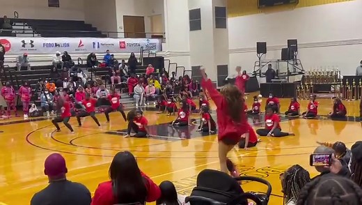 Team @Daija Wilson ❤️🤍 #fyp #dancingdolls #DD4L #buckordie #trainingcamp