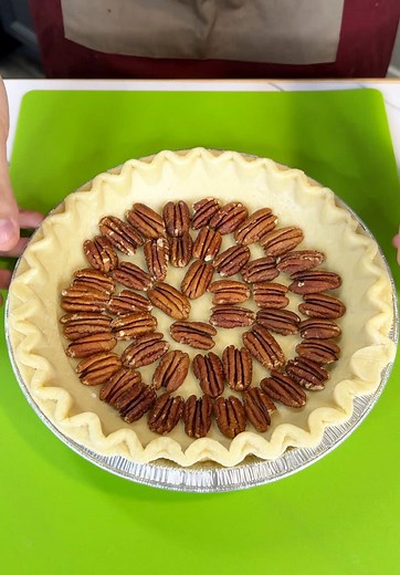 This fall dessert is easy as pie! Kyra makes a pecan pie the easy way that is perfect for thanksgiving or Christmas. #fall #dessert #easyrecipe #pie #pecan #baking #holiday #thanksgiving #christmas
