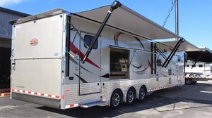 Luxury lounging can go with you on the open road in the 2018 Sundowner 4886 OM Toy Hauler Custom Gooseneck! https://bit.ly/2HAzMhy | Triple M Trailers of Texas