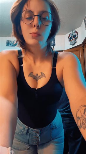 Dolores Allaire (@doedoe_allaire)’s videos with original sound - 𝖈𝖍𝖊𝖑𝖈⚡️𝖈𝖔𝖔𝖑𝖒𝖔𝖒