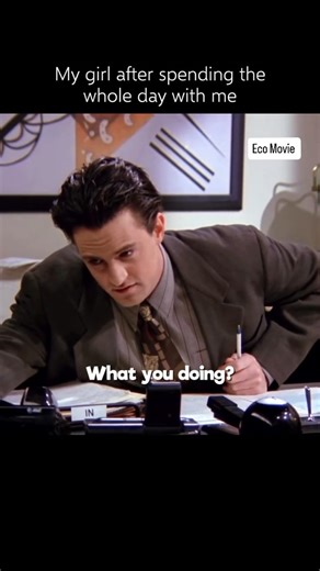 Eco Movie on Instagram: "❤️ Interesting Fact: Friends (1994) — Matthew Perry, who portrayed Chandler Bing, was actually so quick-witted in real life that the show’s creators often allowed him to punch up the dialogue. He was the only cast member who was regularly invited to sit with the writers during the script-polishing phase to offer his unique input on jokes. Lisa Kudrow, playing Phoebe, had a very different experience with her character’s musical side, as she initially struggled to learn th