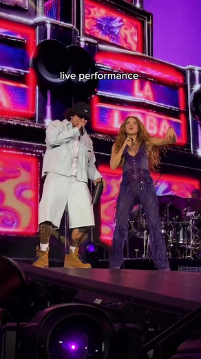 Shakira y Beéle presentan 'Algo Tú' en México