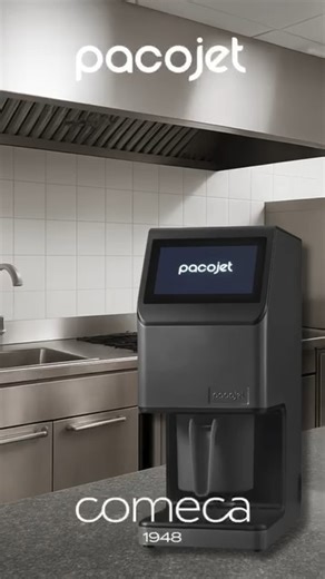 A Pacojet 4 eleva a preparação de purés, bases, sobremesas, sorbets, entre outros, a partir de ingredientes ultracongelados. O resultado são texturas ultra finas, estáveis e repetíveis, preservando cor, sabor e intensidade aromática. 🍨⚙ Pensada para cozinhas profissionais que não abdicam de precisão, consistência e controlo do desperdício, a Pacojet 4 transforma matéria-prima em purés e criações de alta cozinha, dando mais liberdade criativa ao menu e garantindo uma assinatura própria, serviço 