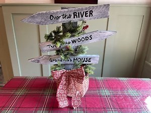 Farmhouse Picket Fence Holiday Sign - Easy How-To Distressing Technique