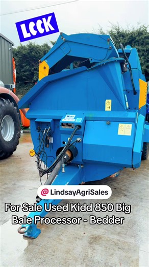 For sale Local trade in Used Kidd 850 Big bale Processor feeder /Bedder. Can handle round and Square Bales :- equipped with swivel chute, electric/bluetooth controls, and hydraulic rear tailgates, capable of handling straw, hay, and silage. Contact for more details and pricing. UK & Ireland delivery can be arranged. www.lindsayagrisales.co.uk #kidd #farmmachine #forsale #livestock